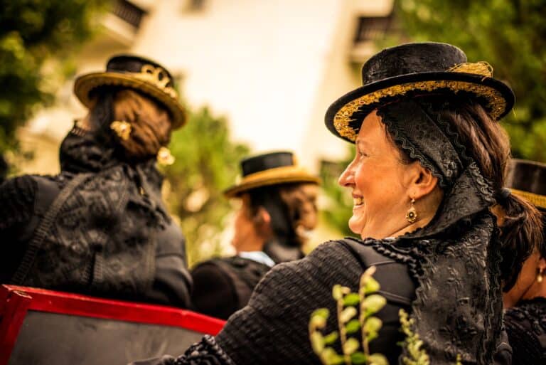 Bäuerinnen in Tracht Salzburgerland