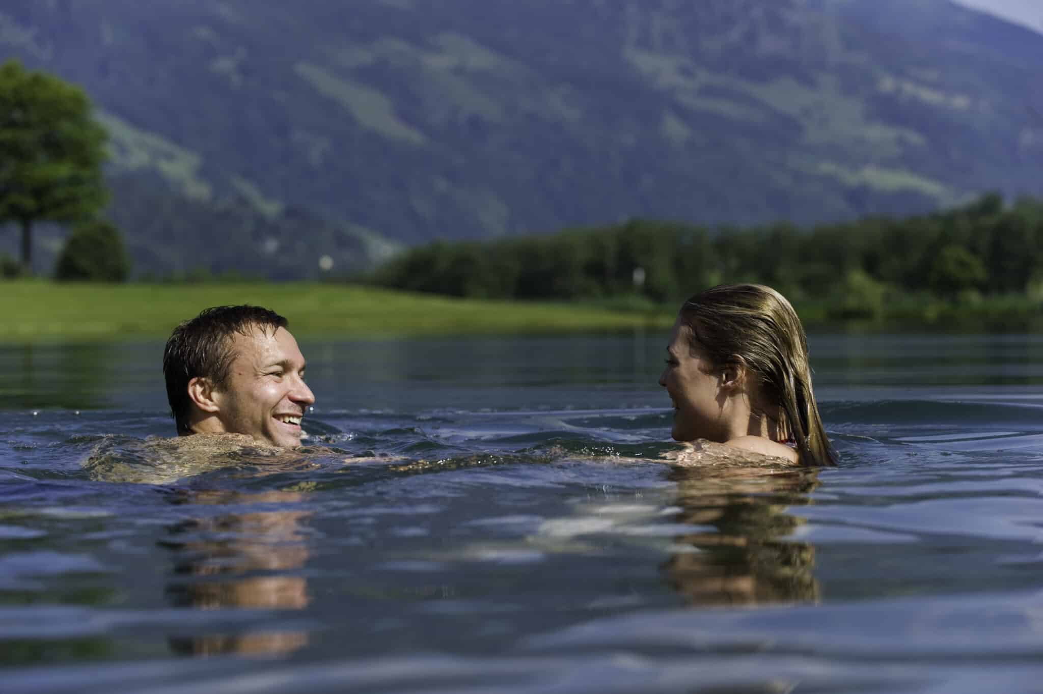 Genuss im Badesee im Gasteinertal