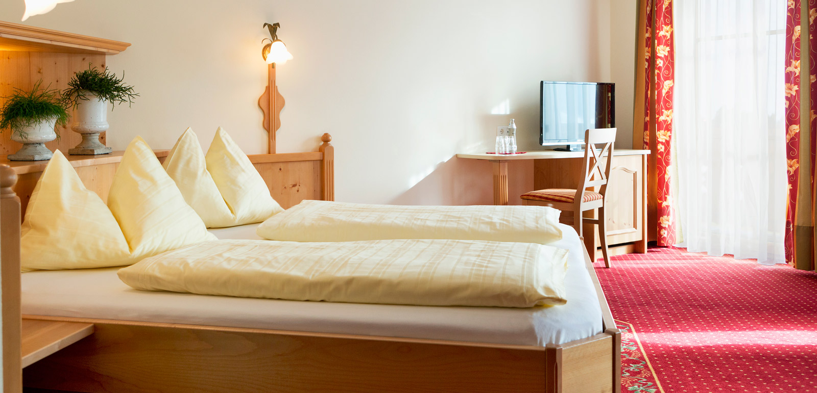 Doppelzimmer mit Blick in die Berge